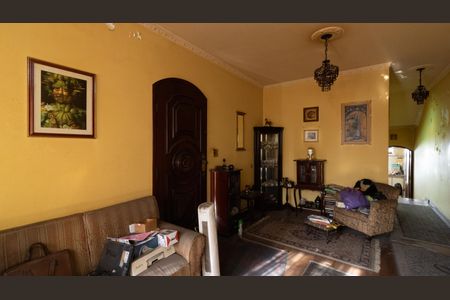 Casa à venda com 209m², 4 quartos e 3 vagas Casa à venda com 209m², 4 quartos e 3 vagasSala