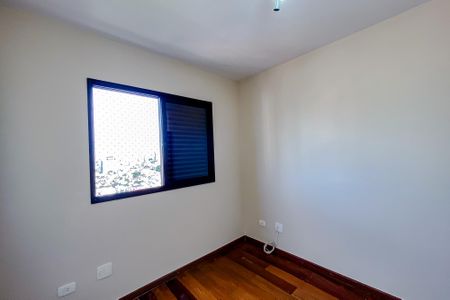 Apartamento à venda com 177m², 4 quartos e 2 vagasQuarto 2