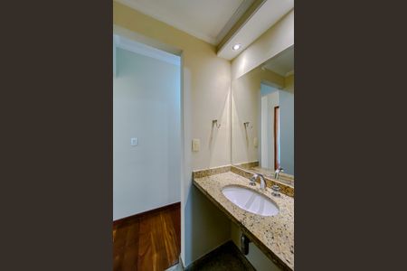 Apartamento à venda com 177m², 4 quartos e 2 vagasBanheiro Social