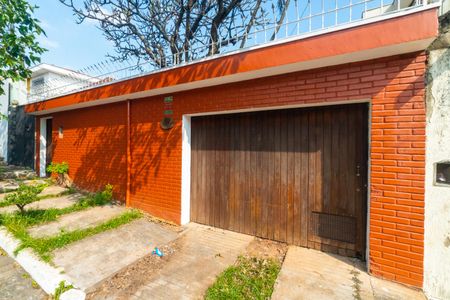 Casa à venda com 250m², 4 quartos e 2 vagasFachada