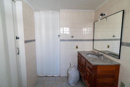 Casa à venda com 250m², 4 quartos e 2 vagasBanheiro da Suíte