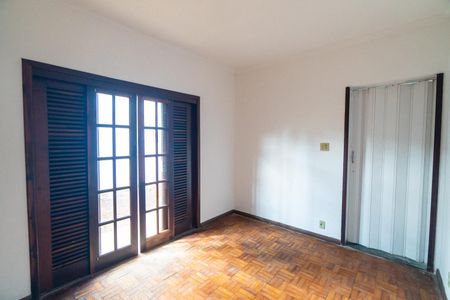 Casa à venda com 250m², 4 quartos e 2 vagasSuite