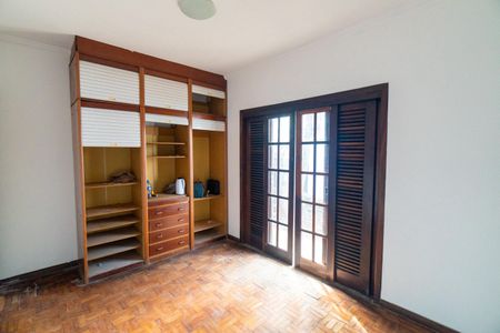 Casa à venda com 250m², 4 quartos e 2 vagasSuite