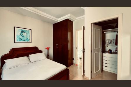 Apartamento à venda com 292m², 4 quartos e 4 vagasQuarto