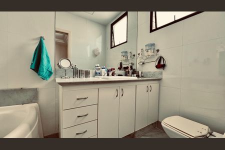 Apartamento à venda com 292m², 4 quartos e 4 vagasBanheiro