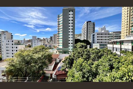 Apartamento à venda com 292m², 4 quartos e 4 vagasVista