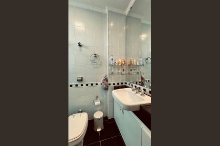 Apartamento à venda com 292m², 4 quartos e 4 vagasBanheiro