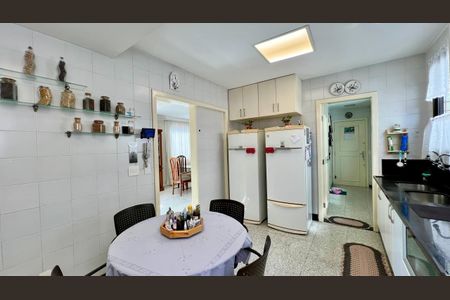 Apartamento à venda com 292m², 4 quartos e 4 vagasCozinha