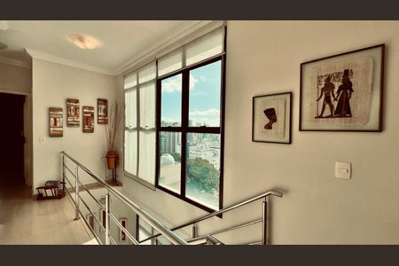 Apartamento à venda com 292m², 4 quartos e 4 vagascirculação