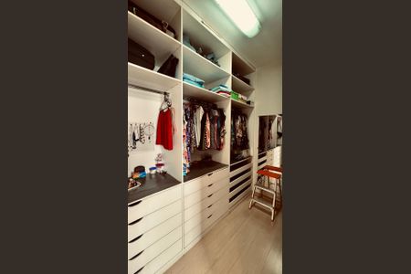 Apartamento à venda com 292m², 4 quartos e 4 vagasCloset