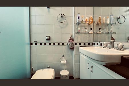 Apartamento à venda com 292m², 4 quartos e 4 vagasBanheiro