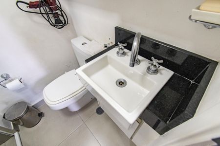 Apartamento para alugar com 50m², 2 quartos e 1 vaga Apartamento para alugar com 50m², 2 quartos e 1 vagaBanheiro