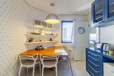 Apartamento à venda com 227m², 3 quartos e 3 vagasCopa