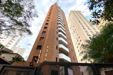 Apartamento à venda com 227m², 3 quartos e 3 vagas Apartamento à venda com 227m², 3 quartos e 3 vagasFachada