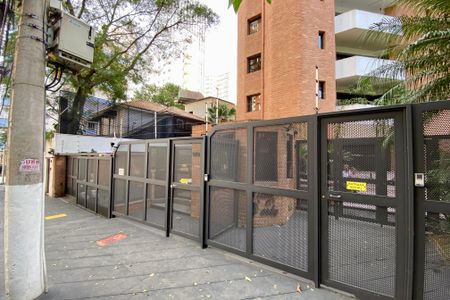 Apartamento à venda com 227m², 3 quartos e 3 vagas Apartamento à venda com 227m², 3 quartos e 3 vagasFachada