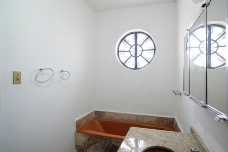 Casa à venda com 200m², 4 quartos e 3 vagasBanheiro da suíte