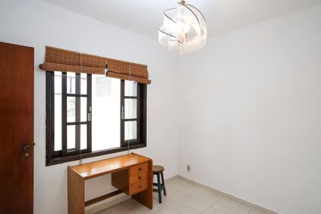 Casa à venda com 200m², 4 quartos e 3 vagasÁrea de serviço