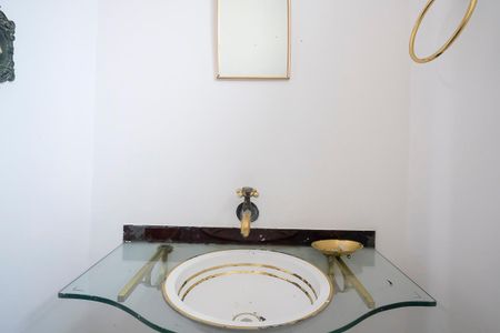 Casa à venda com 200m², 4 quartos e 3 vagasBanheiro 2