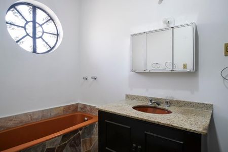 Casa à venda com 200m², 4 quartos e 3 vagasBanheiro da suíte