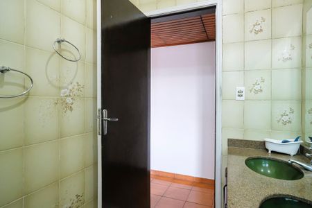 Casa à venda com 200m², 4 quartos e 3 vagasBanheiro
