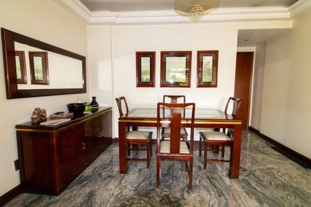 Apartamento à venda com 85m², 2 quartos e 1 vagaSala de Jantar