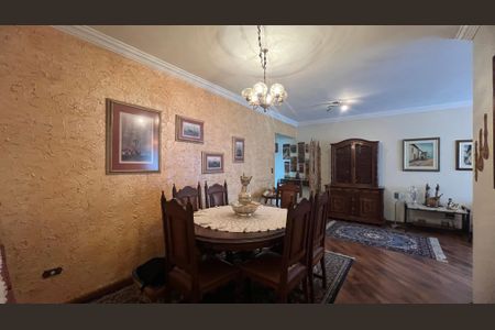 Apartamento à venda com 135m², 3 quartos e 1 vagaSala de Jantar