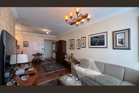 Apartamento à venda com 135m², 3 quartos e 1 vagaSala de TV