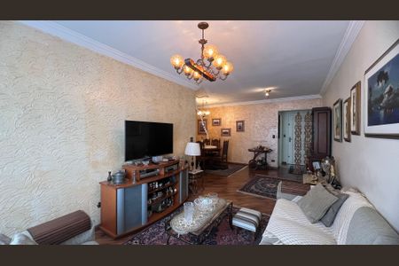 Apartamento à venda com 135m², 3 quartos e 1 vagaSala de TV