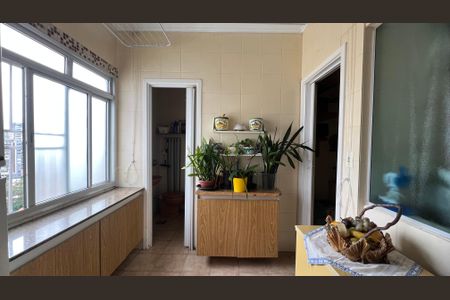 Apartamento à venda com 135m², 3 quartos e 1 vagaÁrea de Serviço