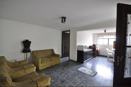 Casa à venda com 160m², 3 quartos e 2 vagasQuarto de Serviço