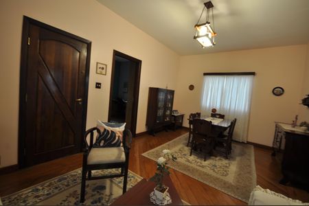 Casa à venda com 160m², 3 quartos e 2 vagasSala