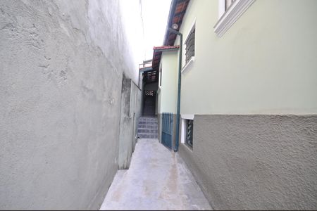 Casa à venda com 160m², 3 quartos e 2 vagasCorredor lateral