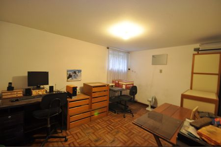 Casa à venda com 160m², 3 quartos e 2 vagasQuarto de Serviço