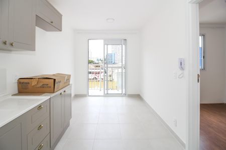 Sala de apartamento para alugar com 1 quarto, 27m² em Parque Industrial Tomas Edson, São Paulo