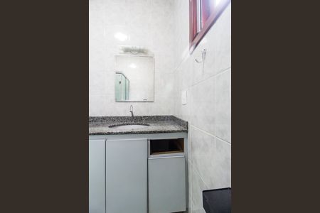 Casa de condomínio para alugar com 350m², 3 quartos e 2 vagasBanheiro 