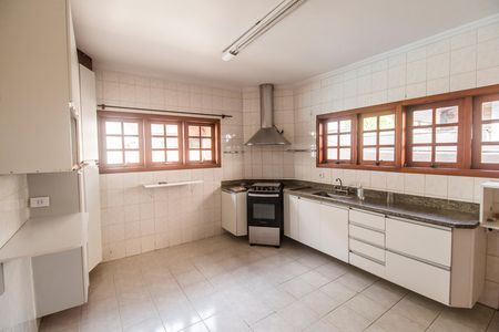 Casa de condomínio para alugar com 350m², 3 quartos e 2 vagasCozinha