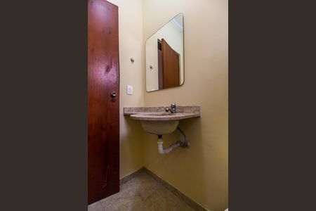 Casa de condomínio para alugar com 350m², 3 quartos e 2 vagasLavabo