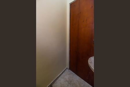 Casa de condomínio para alugar com 350m², 3 quartos e 2 vagasLavabo