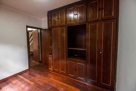 Casa de condomínio para alugar com 350m², 3 quartos e 2 vagasQuarto 2