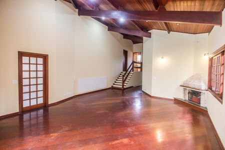 Casa de condomínio para alugar com 350m², 3 quartos e 2 vagasSala