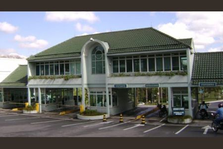 Casa de condomínio para alugar com 350m², 3 quartos e 2 vagasFachada
