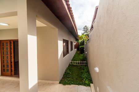 Casa de condomínio para alugar com 350m², 3 quartos e 2 vagasCorredor