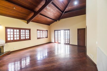 Casa de condomínio para alugar com 350m², 3 quartos e 2 vagasSala