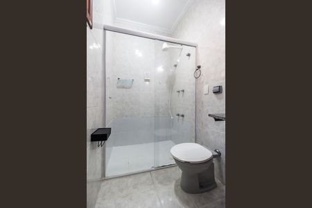 Casa de condomínio para alugar com 350m², 3 quartos e 2 vagasBanheiro da Suíte