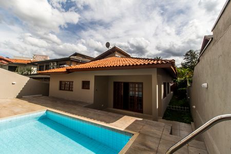 Casa de condomínio para alugar com 350m², 3 quartos e 2 vagasPiscina