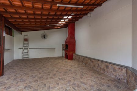 Casa de condomínio à venda com 65m², 2 quartos e 1 vagaÁrea comum