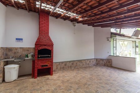 Casa de condomínio à venda com 65m², 2 quartos e 1 vagaÁrea comum