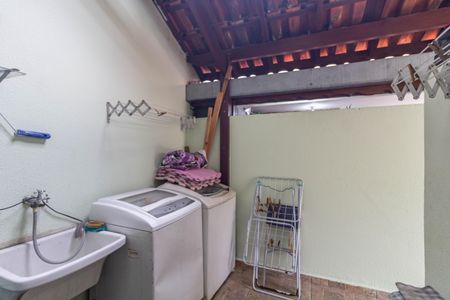Casa de condomínio à venda com 65m², 2 quartos e 1 vagaÁrea de Serviço