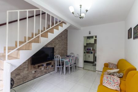 Casa de condomínio à venda com 65m², 2 quartos e 1 vagaSala