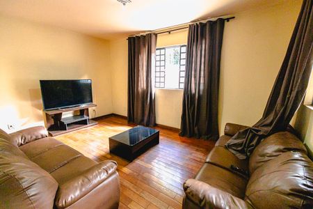 Casa à venda com 250m², 4 quartos e 2 vagasQuarto 1